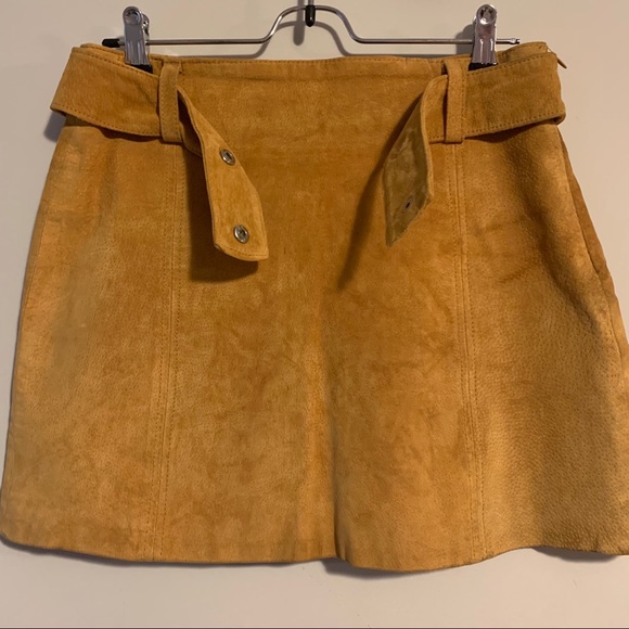Zara 100% Suede Mini Skirt in Mustard Color - Picture 5 of 11